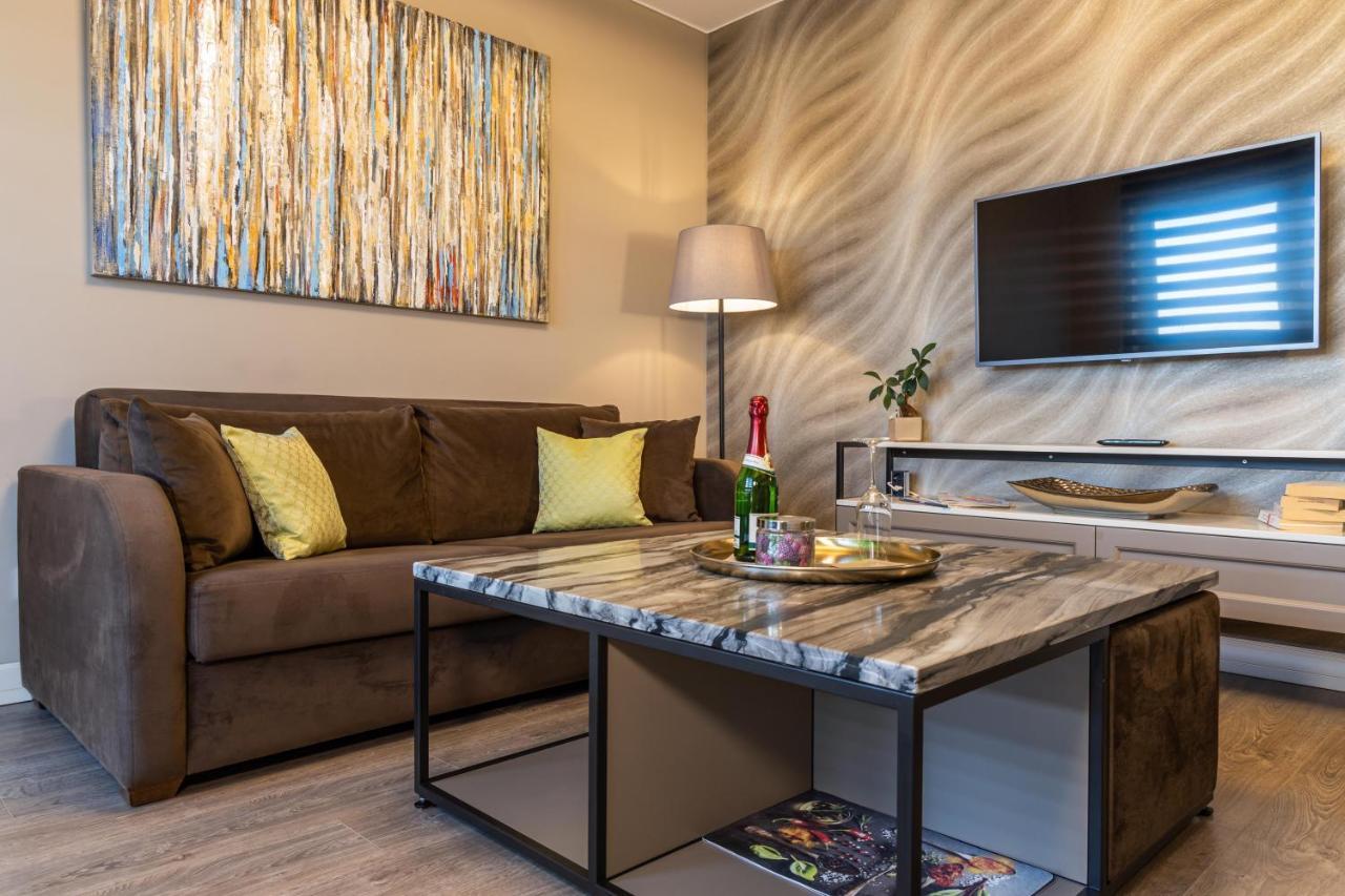 Deluxe Apartment Mit Tiefgarage In Naehe Messe-Bmw-Porsche-Dhl-Flughafen-Flugzeugwerk Der Deutsche Aircraft Leipzig Eksteriør billede