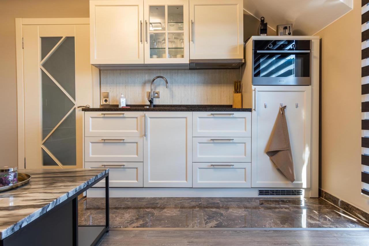 Deluxe Apartment Mit Tiefgarage In Naehe Messe-Bmw-Porsche-Dhl-Flughafen-Flugzeugwerk Der Deutsche Aircraft Leipzig Eksteriør billede